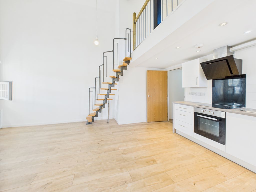 Property photo 3 of 9 Cam02119G0-Pr0494-Still008