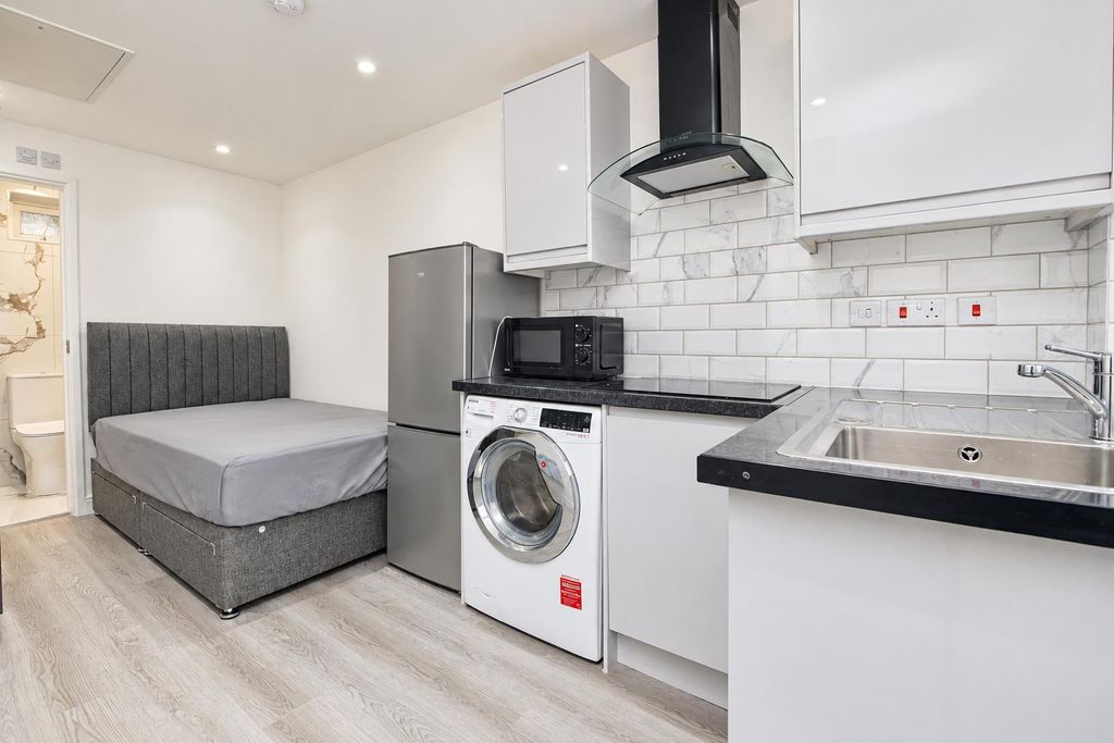 Property photo 1 of 8 4.Png