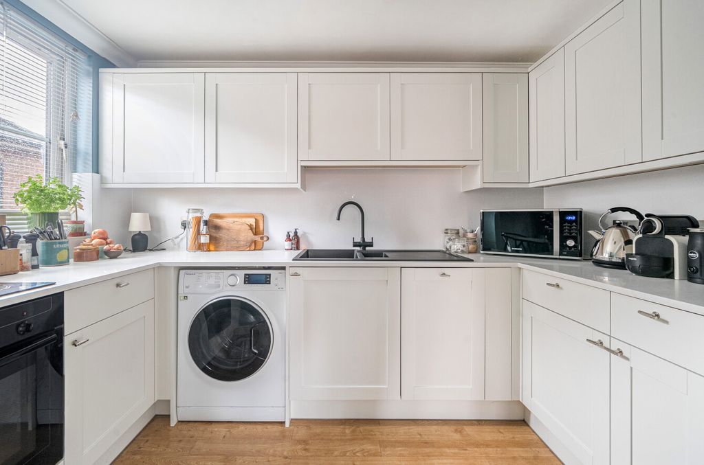 Property photo 3 of 12 1376506-9-6911F3F...