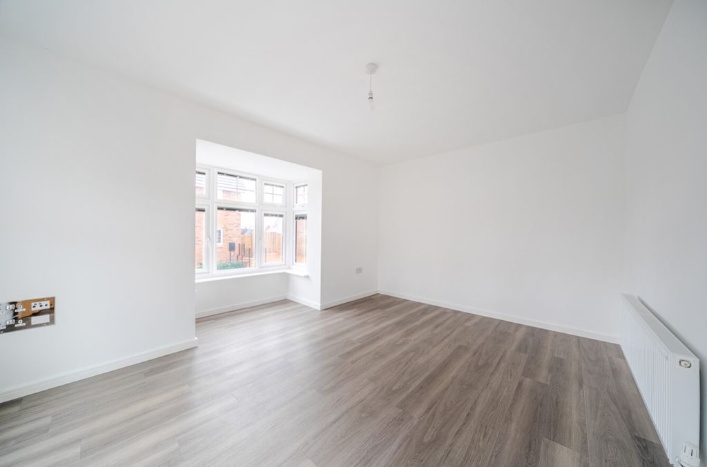 Property photo 3 of 22 1372794-6-68Fa100Ec705F