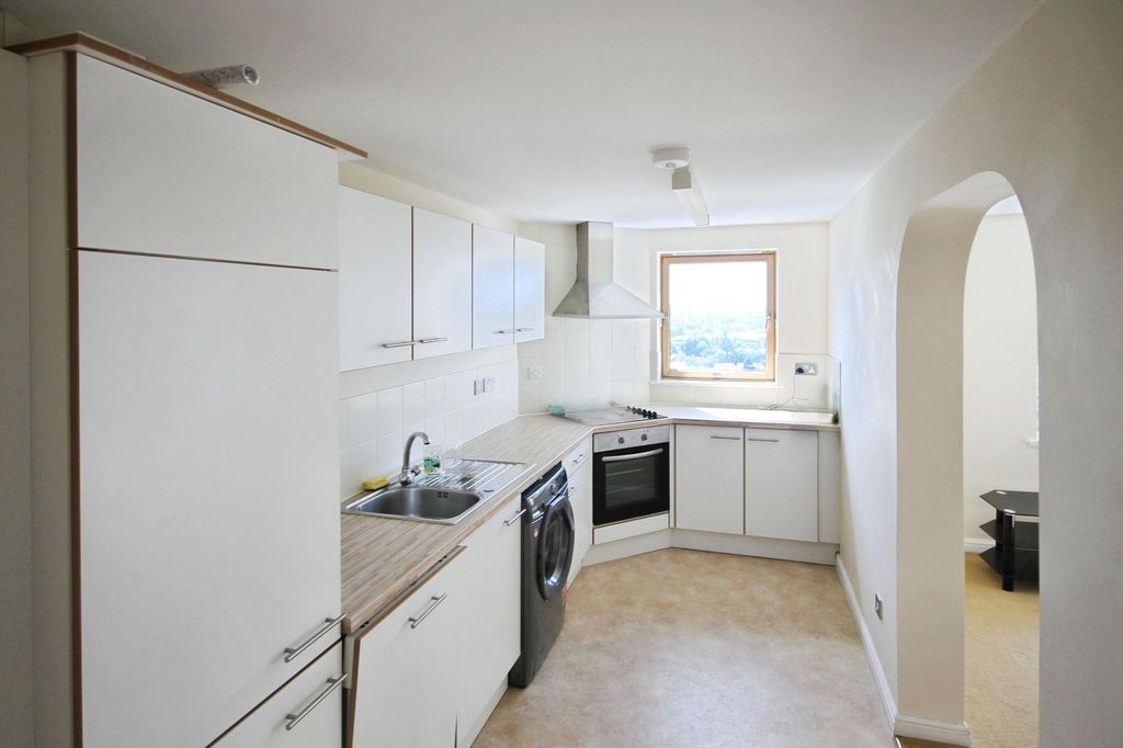 Property photo 2 of 10 Kitchen