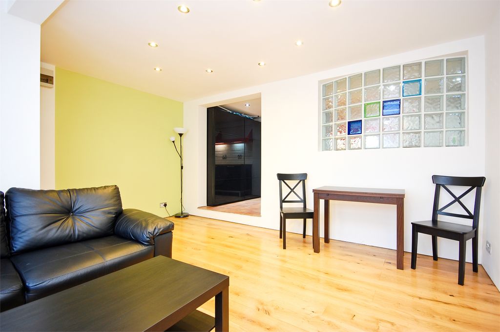 Property photo 2 of 6 Photograph 1