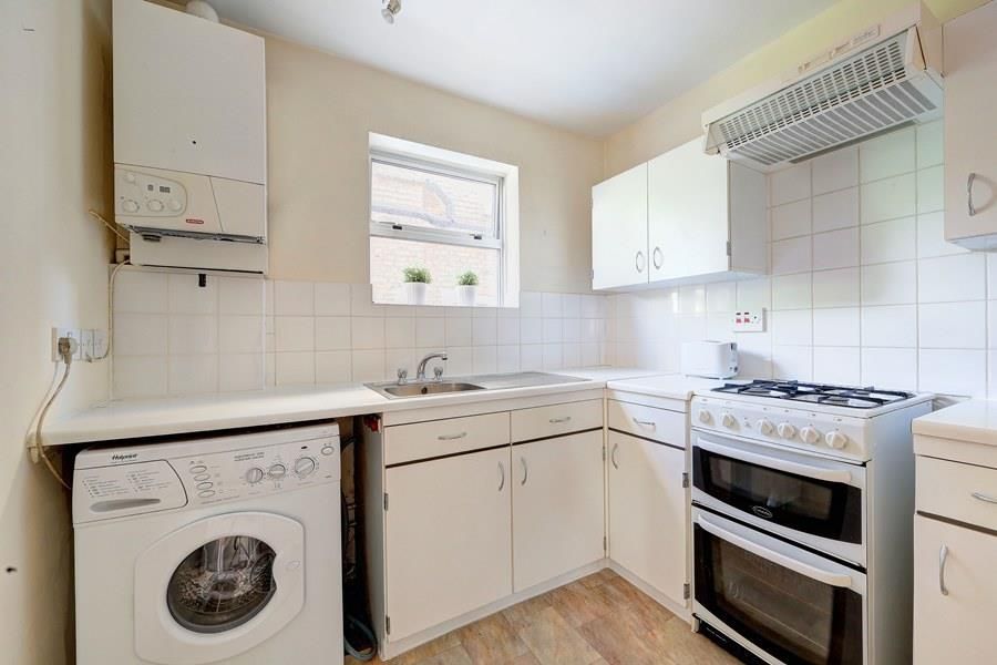 Property photo 2 of 5 221_Rusham_Road_Kitc