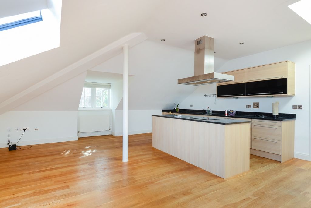 Property photo 2 of 13 1993025