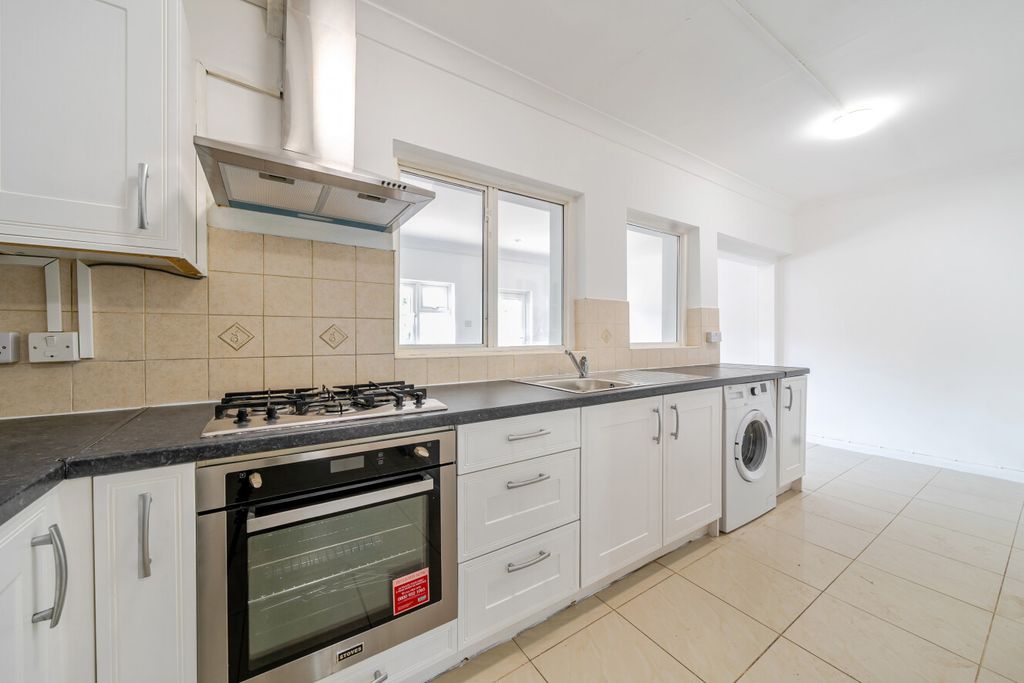 Property photo 3 of 15 1455818-15-69Fb0E...