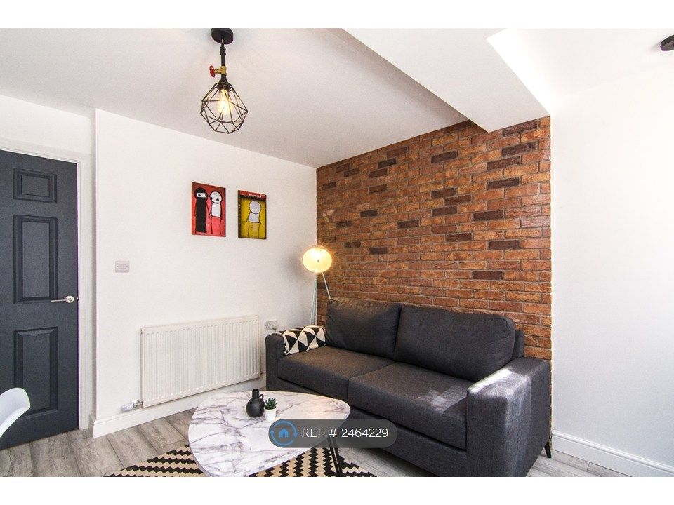 Property photo 2 of 31