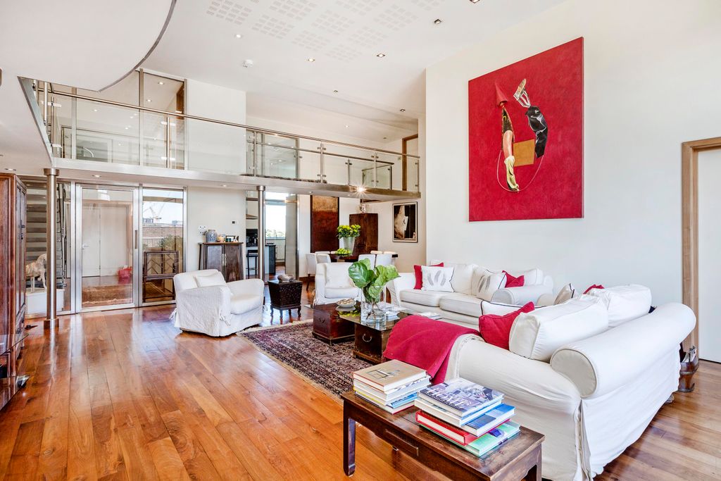 Property photo 3 of 19