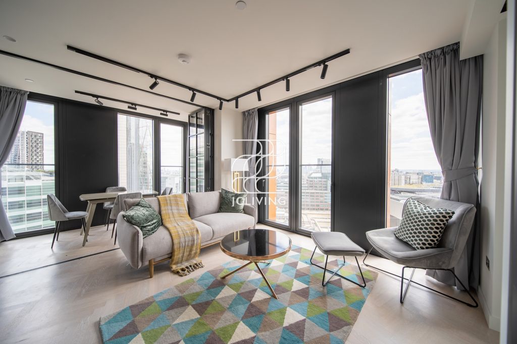 Property photo 1 of 18 19 Sun Street, London, Ec2A
