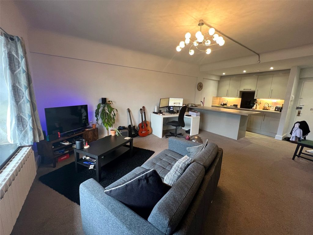 Property photo 3 of 8 Picture No. 18