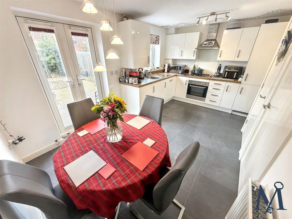 Property photo 2 of 18 Kitchen Diner
