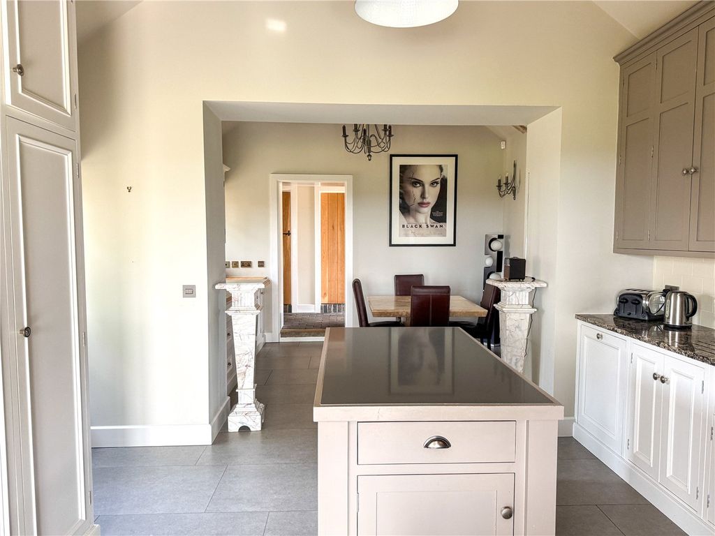 Property photo 3 of 15 Picture No. 06