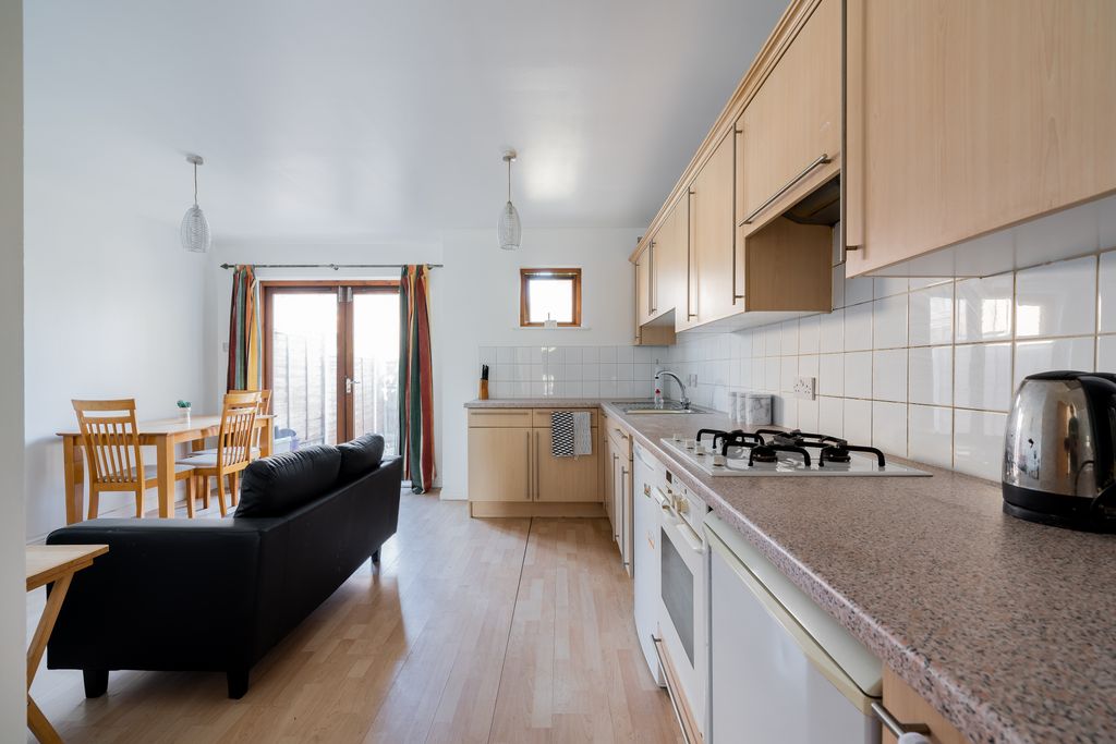 Property photo 2 of 20