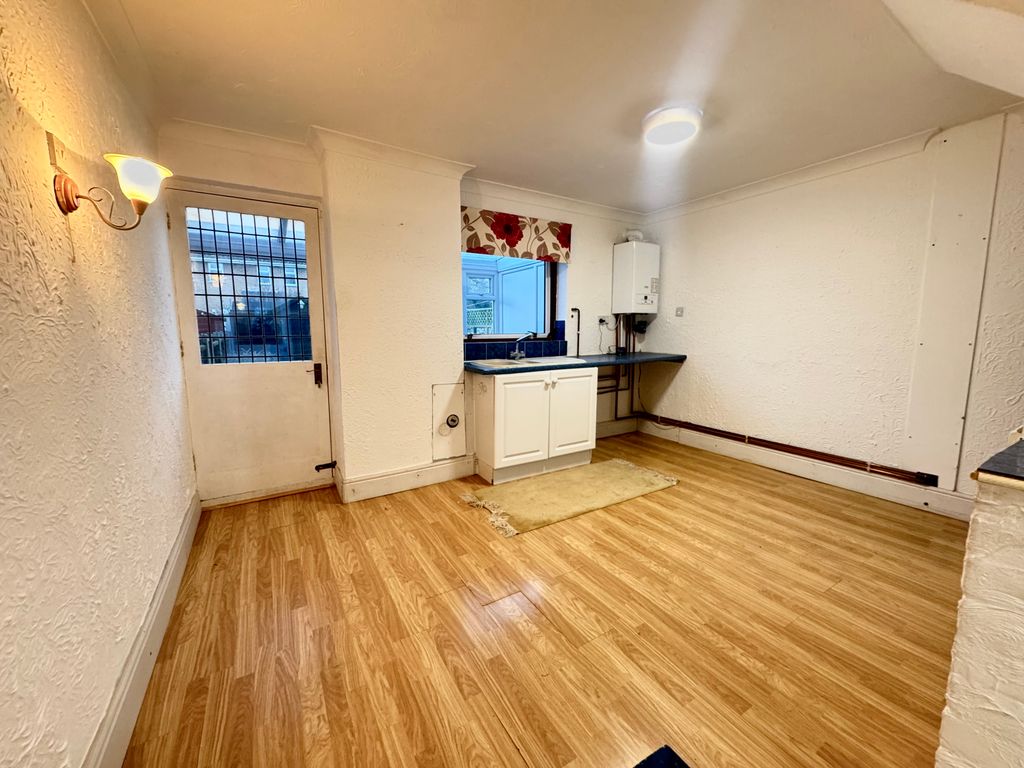 Property photo 2 of 14 Image