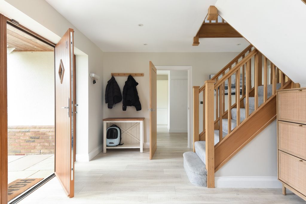 Property photo 2 of 27 5246396