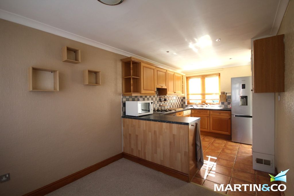 Property photo 3 of 9 Img_11547_3_Original