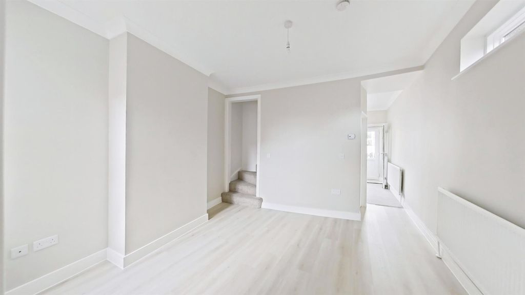 Property photo 2 of 16 Dining Room