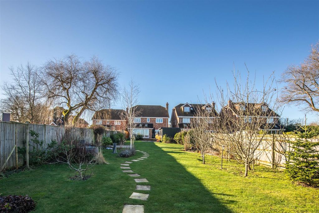 Property photo 2 of 26