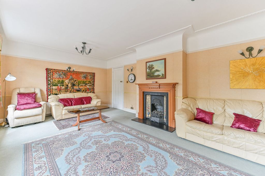 Property photo 3 of 57