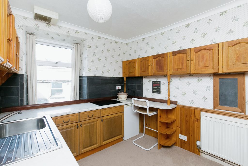 Property photo 3 of 36