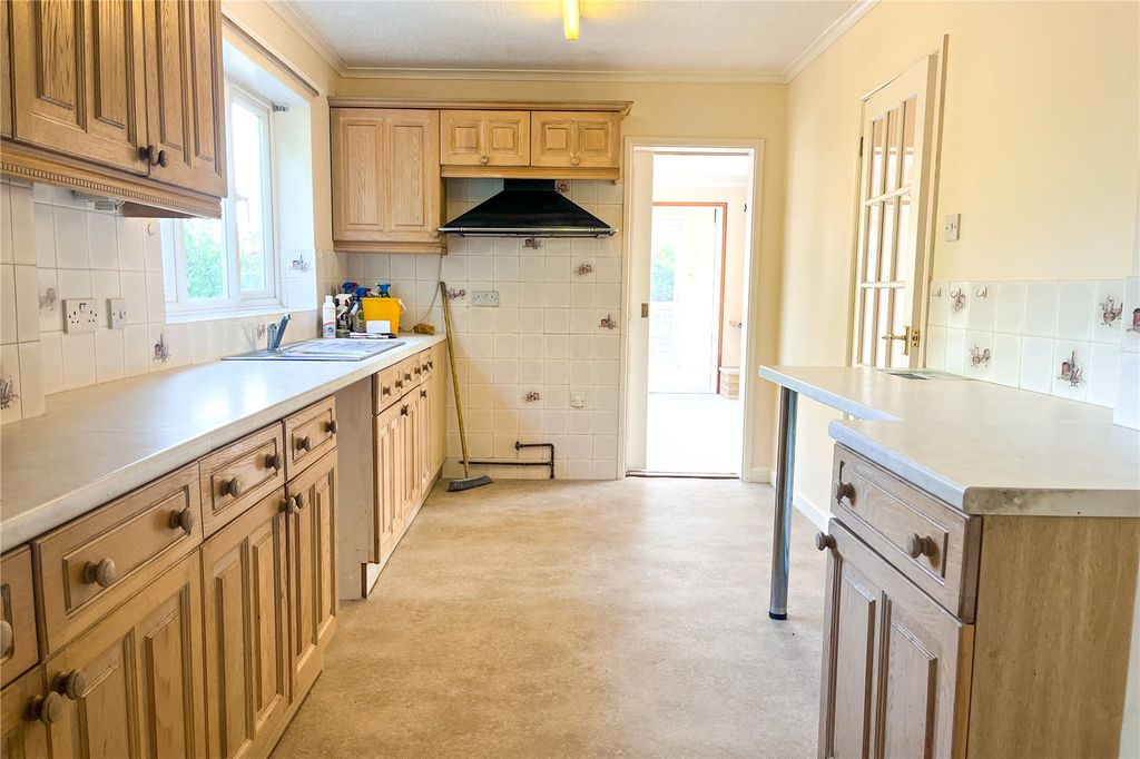 Property photo 3 of 30 Kitchen