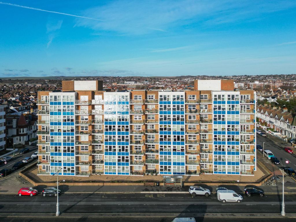 Property photo 1 of 30