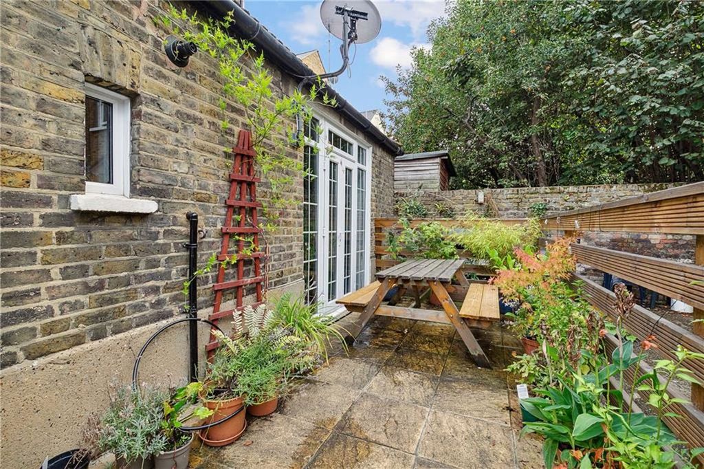Property photo 1 of 6