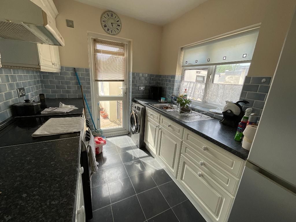 Property photo 3 of 19 Kitchen 9'3 x 7'3