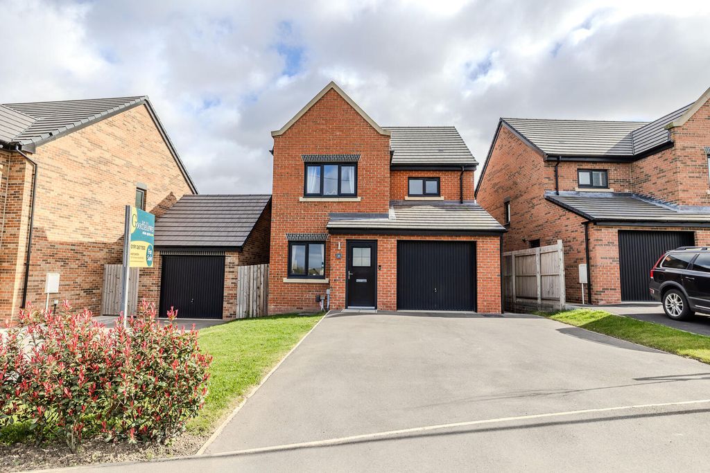 Property photo 1 of 39 Front (Exterior)