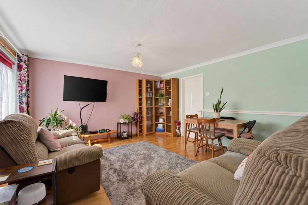 Property photo 2 of 20