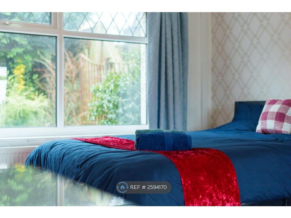 Property photo 1 of 13 Room 2