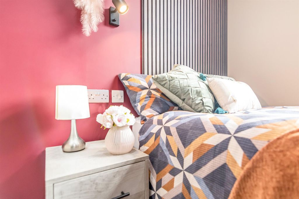 Property photo 2 of 18 26 Ellys Road, Coventry, CV1 4Ew (126).Jpg