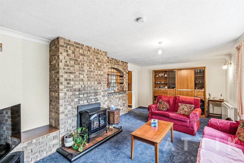 Property photo 2 of 32 Ar705928.Jpg