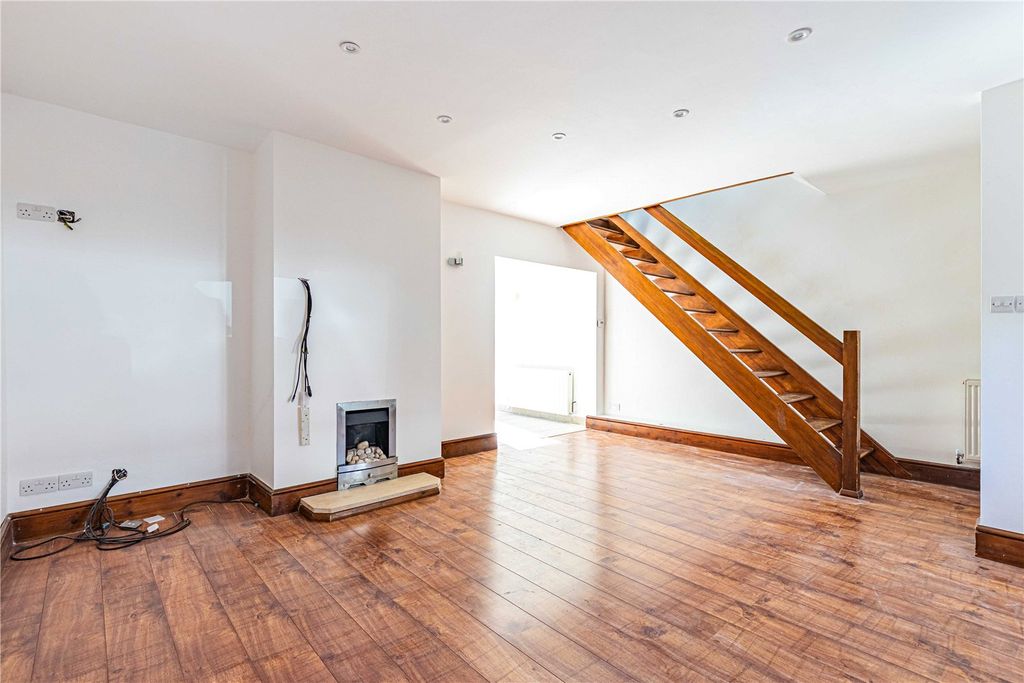 Property photo 2 of 16 Picture No. 02