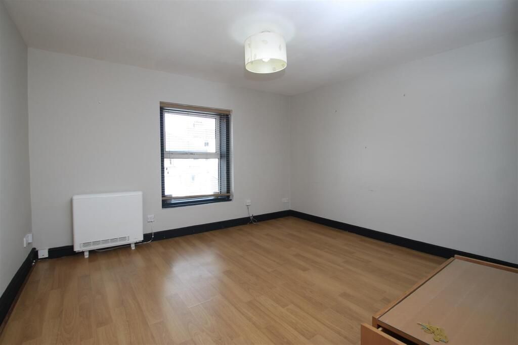Property photo 3 of 8