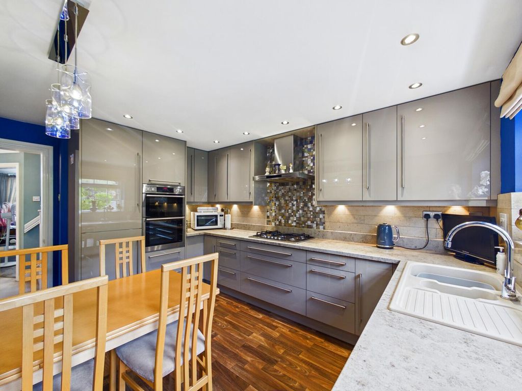 Property photo 2 of 15 Kitchen