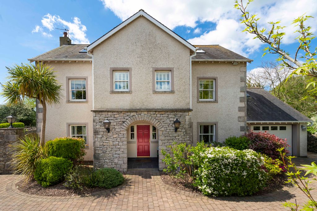Property photo 1 of 36