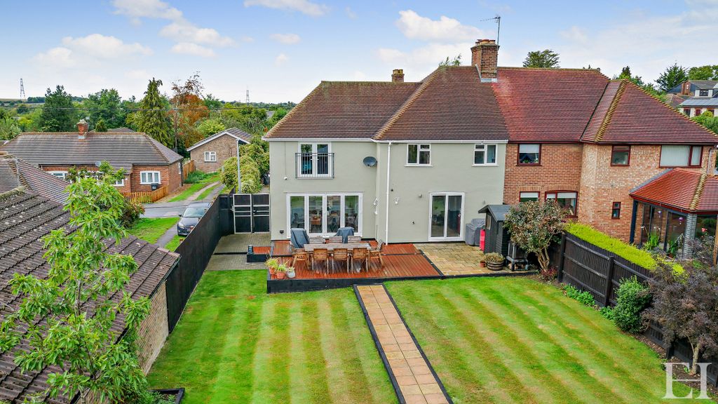 Property photo 2 of 27 8660207-Exteriorwm13-800