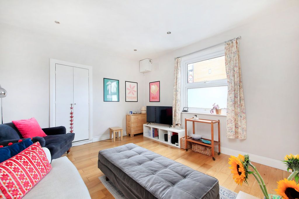 Property photo 3 of 7
