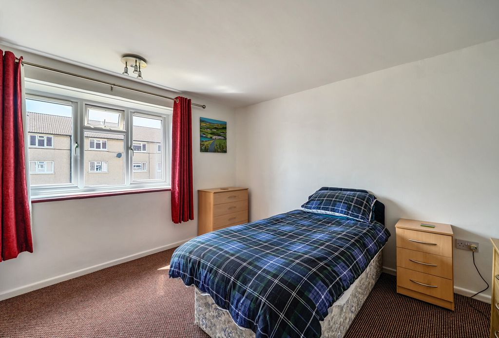 Property photo 3 of 8 1333788-8-688B8Ba...