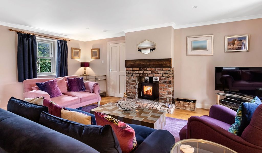 Property photo 3 of 35