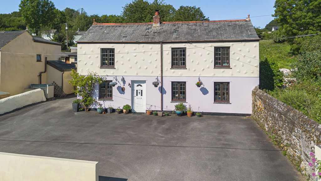 Property photo 1 of 44