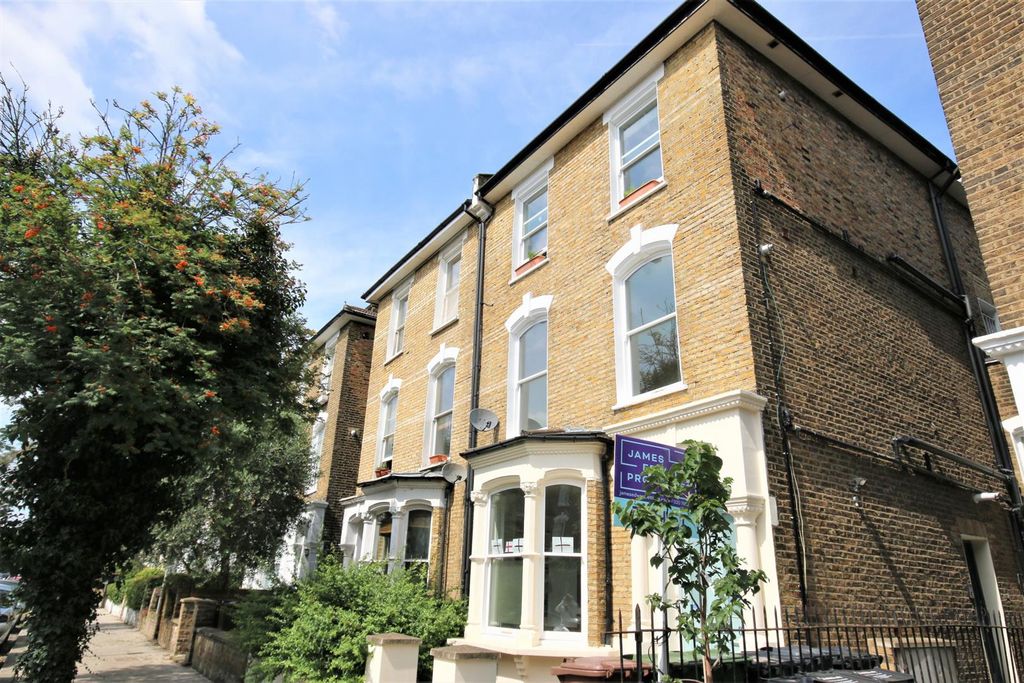 Property photo 2 of 11