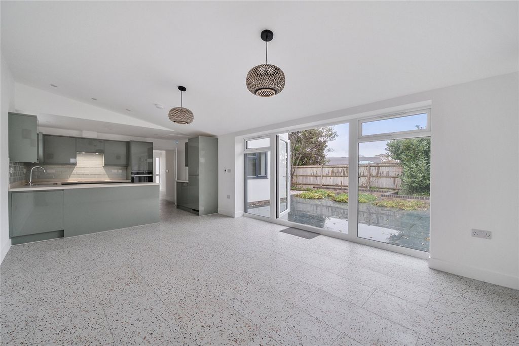 Property photo 3 of 25 Picture No. 09