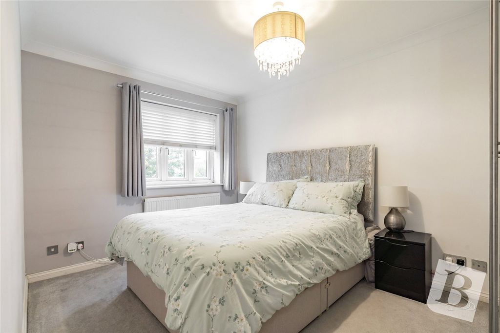 Property photo 3 of 17 Bedroom