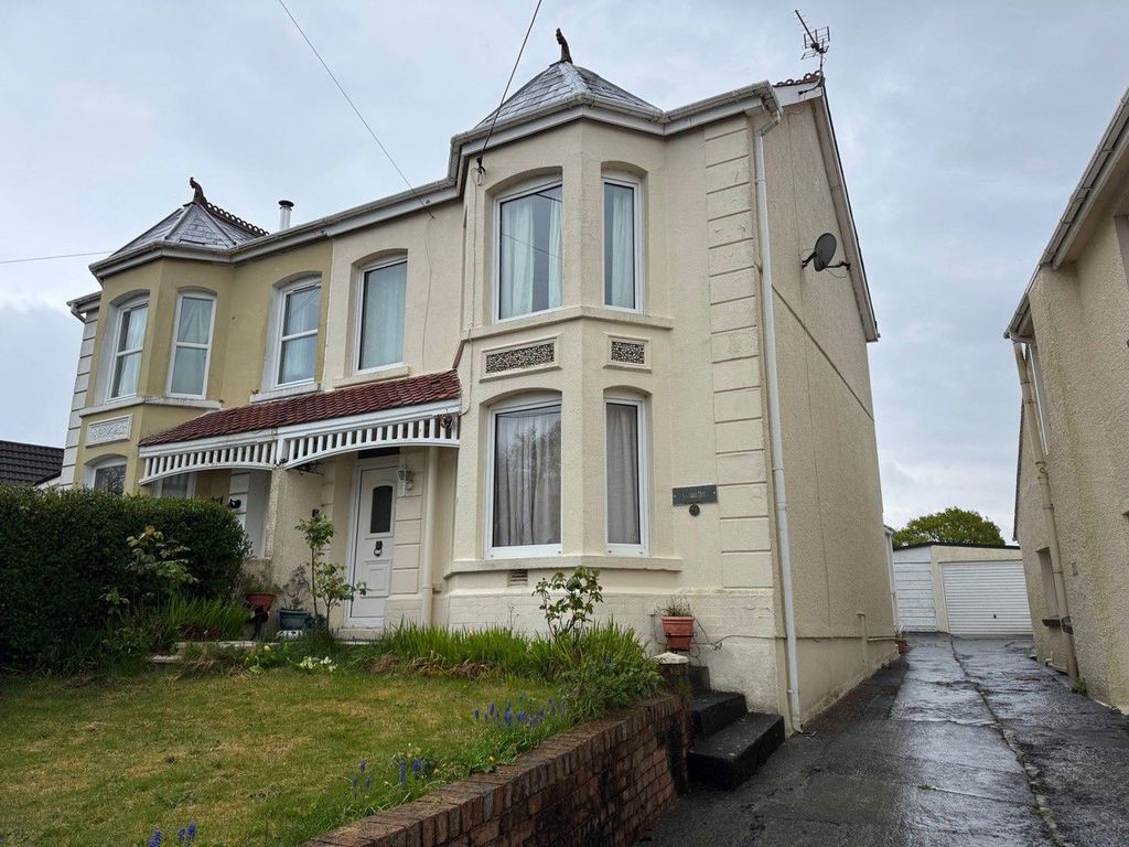 Property photo 3 of 13