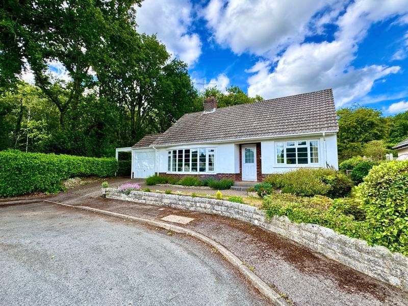 Property photo 1 of 17 Cul De Sac