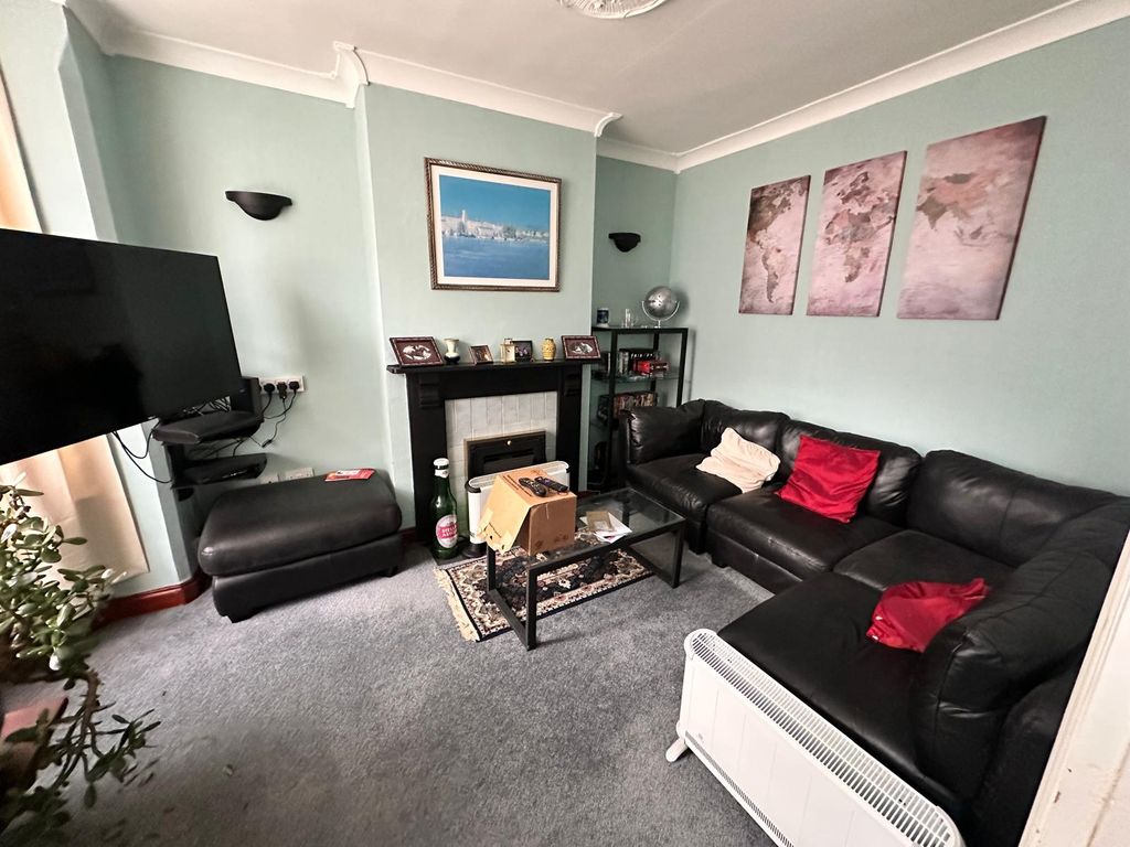 Property photo 2 of 19 Living Room