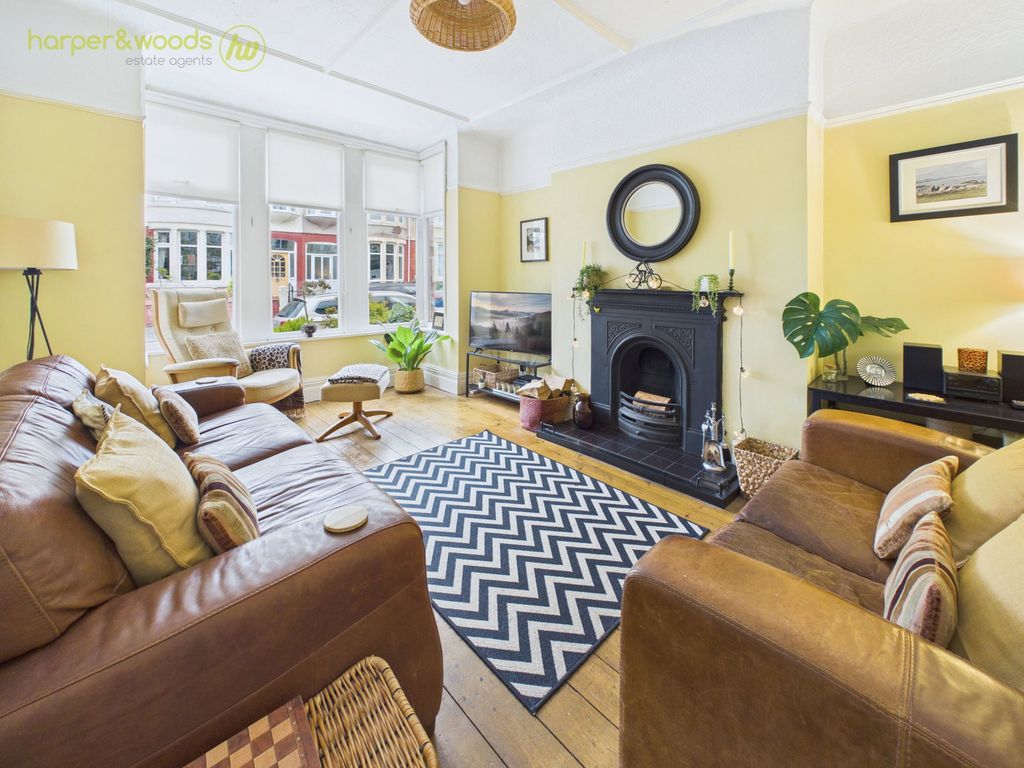 Property photo 3 of 43