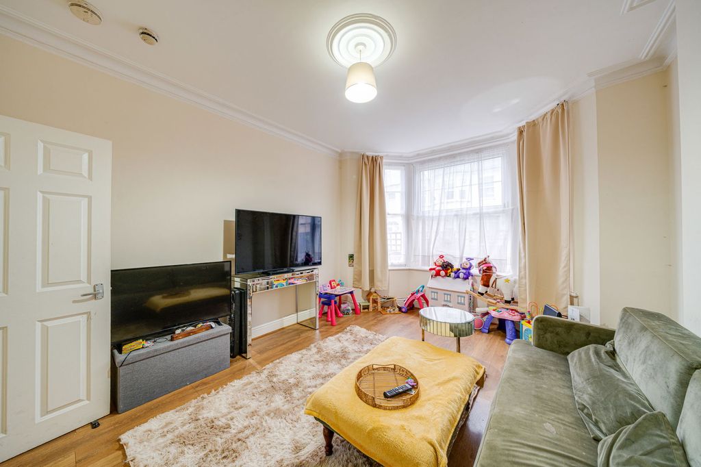 Property photo 2 of 7