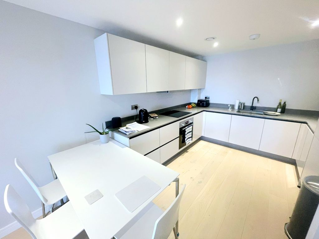 Property photo 2 of 7 Photo 8